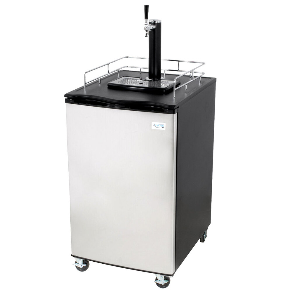 Avantco Kegerator with 1 Tap Tower and Stainless Steel Door (1) 1/2