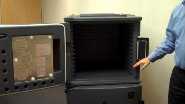 Features of the Cambro Heated Ultra Camcart UPCH1600 Features of the Cambro Heated Ultra Camcart UPCH1600