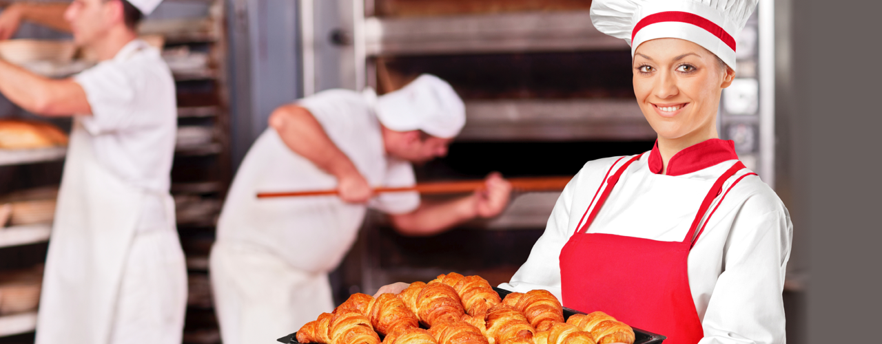 how much money do chefs make in a small bakery