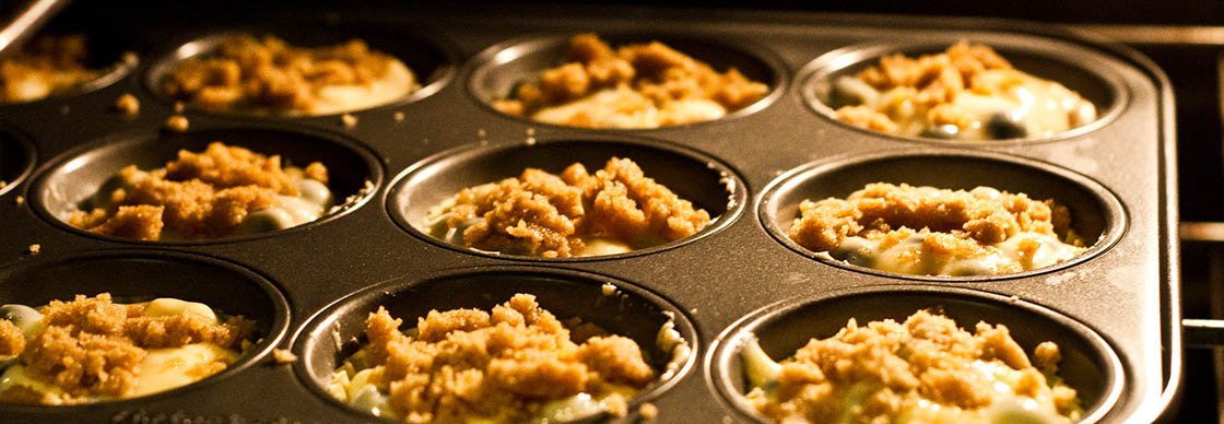 best baking pan material