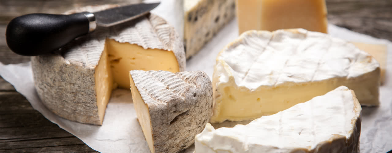 types-of-cheese-list-flavors-pairings-textures