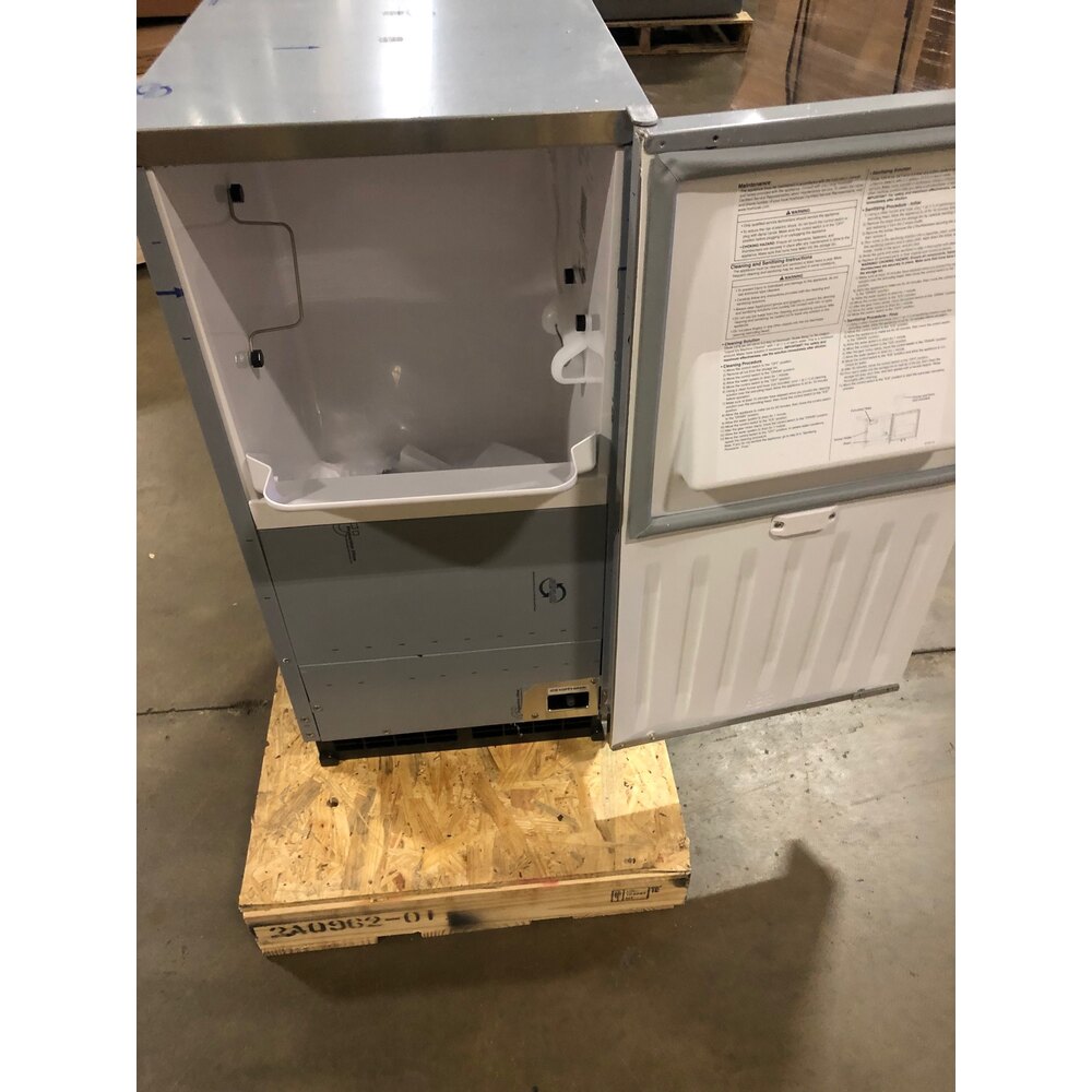 Scratch and Dent Hoshizaki C80BAJAD 14 7/8" ADA Compliant Air Cooled Undercounter Cubelet Ice