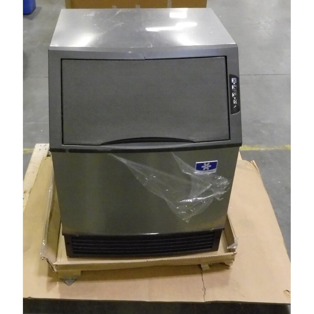 Scratch and Dent Manitowoc UDF0140A NEO 26" Air Cooled Undercounter