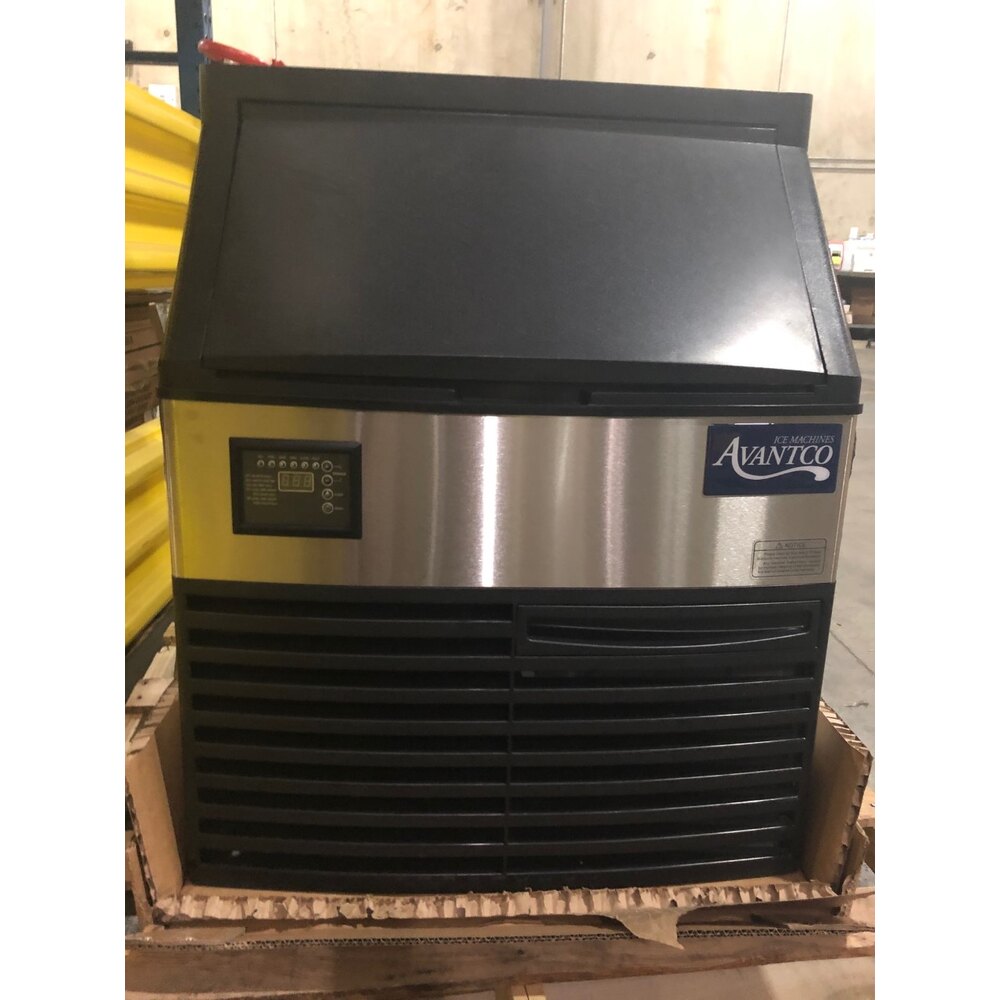 Scratch and Dent Avantco Ice UC160HA 26" Air Cooled Undercounter Half
