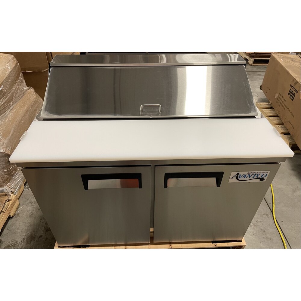 Scratch and Dent Avantco APT48HC 48" 2 Door Refrigerated Sandwich