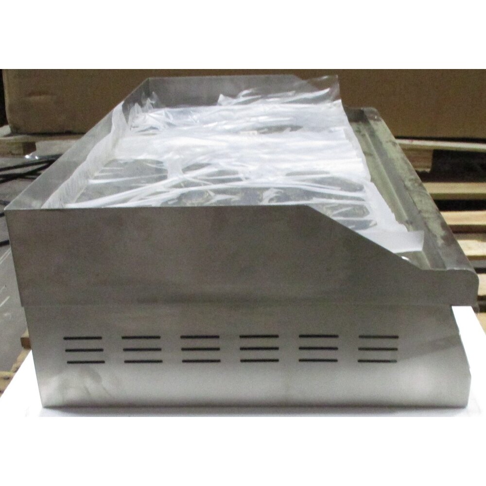 Scratch and Dent Avantco EG36N 36" Electric Countertop Griddle 208