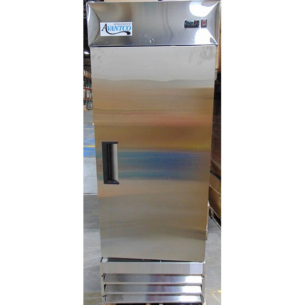 Scratch and Dent Avantco A19RHC 29" Solid Door ReachIn Refrigerator