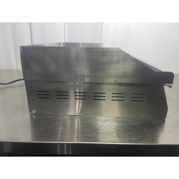 Scratch and Dent Avantco EG24N 24" Electric Countertop Griddle 208