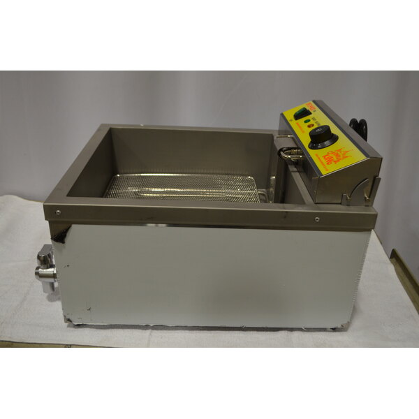 Scratch and Dent Carnival King DFC4400 25 lb. Funnel Cake / Donut Fryer