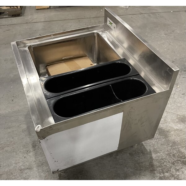 Scratch and Dent Regency 21" x 24" Underbar Ice Bin with 7 Circuit Post