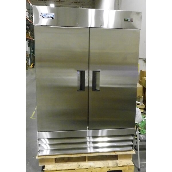 Scratch And Dent Avantco A 49f Hc 54 Solid Door Reach In Freezer 