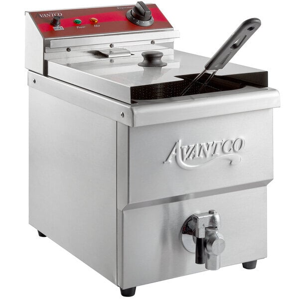 Scratch and Dent Avantco F200 15 lb. Medium-Duty Electric Countertop Fryer - 208-240V, 2700/3600W