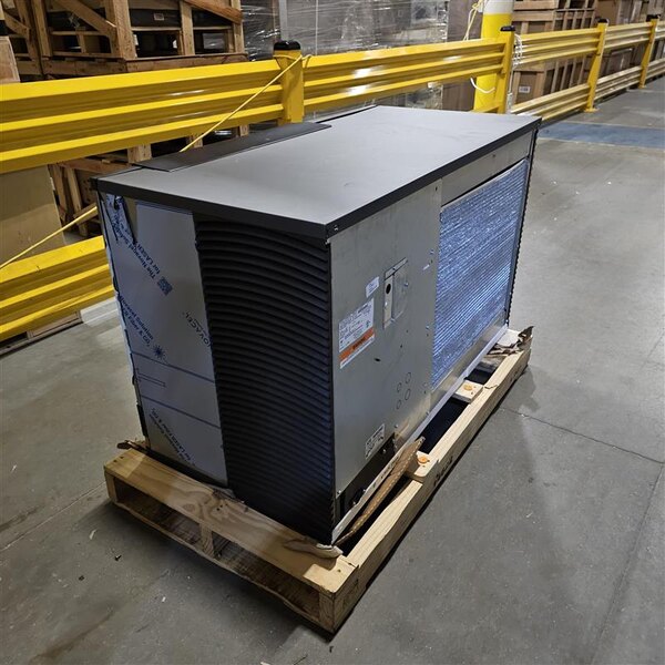 Scratch and Dent Manitowoc IYT1500A Indigo NXT Series 48" Air Cooled Half Size Cube Ice Machine - 208-230V, 3 Phase, 1931 lb.