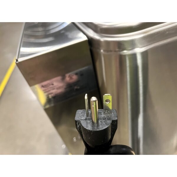 Scratch and Dent Avantco HWD10D 10 Gallon Bulk Hot Water Dispenser - 208/240V, 7,000W