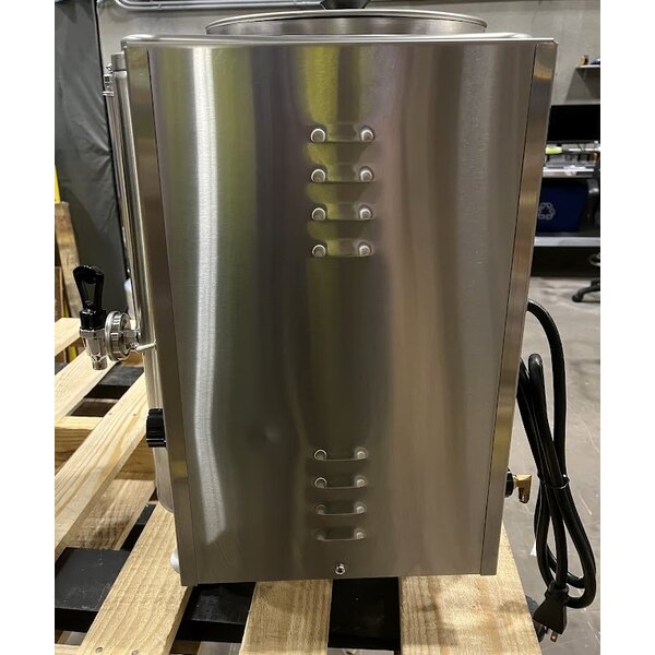 Scratch and Dent Avantco HWD10D 10 Gallon Bulk Hot Water Dispenser - 208/240V, 7,000W