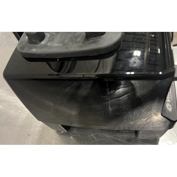 Scratch and Dent Vitamix 62824 Drink Machine Advance 2.3 hp Black Blender with 48 oz. Container - 120V