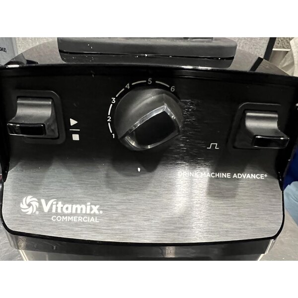 Scratch and Dent Vitamix 62824 Drink Machine Advance 2.3 hp Black Blender with 48 oz. Container - 120V