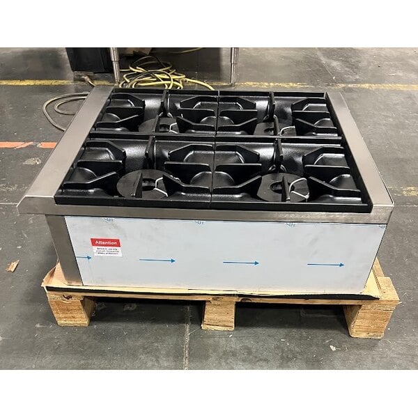 Scratch and Dent Avantco Chef Series CAG-R-4-24 24" 4 Burner Gas Countertop Range - 100,000 BTU