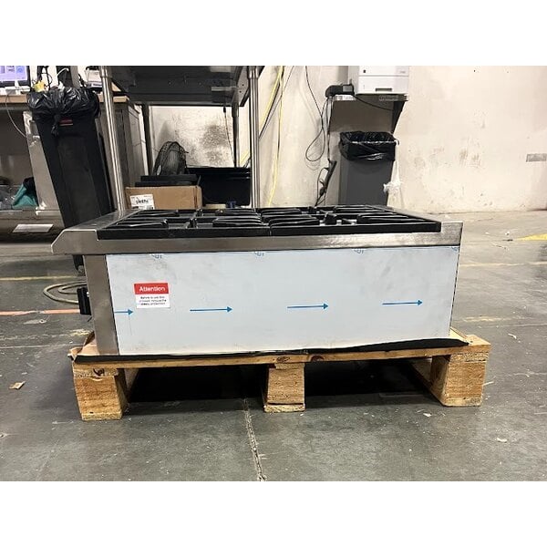 Scratch and Dent Avantco Chef Series CAG-R-4-24 24" 4 Burner Gas Countertop Range - 100,000 BTU