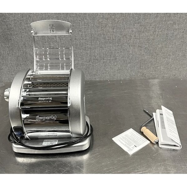 Scratch and Dent Imperia 4720 Pasta Presto 5 3/4" Pasta Machine 720 - 120V, 85W