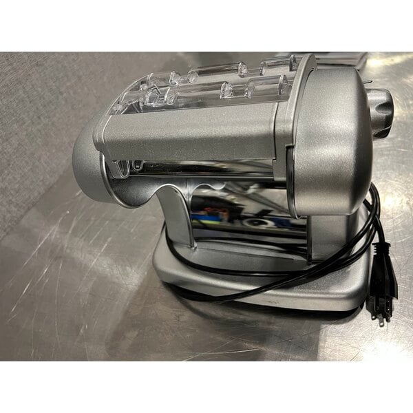 Scratch and Dent Imperia 4720 Pasta Presto 5 3/4" Pasta Machine 720 - 120V, 85W