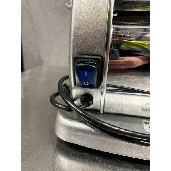 Scratch and Dent Imperia 4720 Pasta Presto 5 3/4" Pasta Machine 720 - 120V, 85W