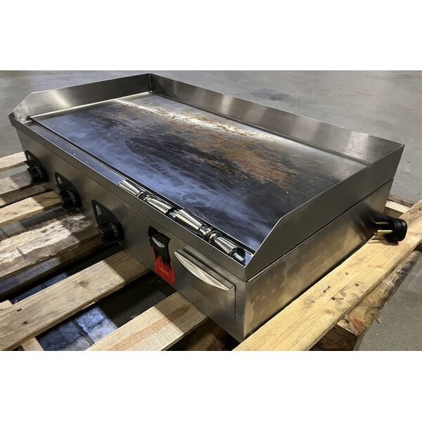 Scratch and Dent Vollrath 40717 Cayenne 36" Thermostatic Electric Griddle 220V