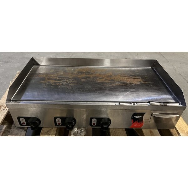 Scratch and Dent Vollrath 40717 Cayenne 36" Thermostatic Electric Griddle 220V