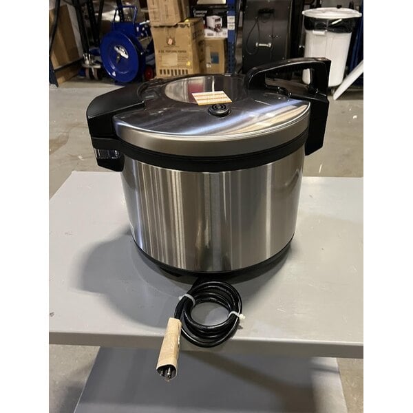 Scratch and Dent Proctor Silex 37560R 60 Cup (30 Cup Raw) Electric Rice Cooker / Warmer - 120V