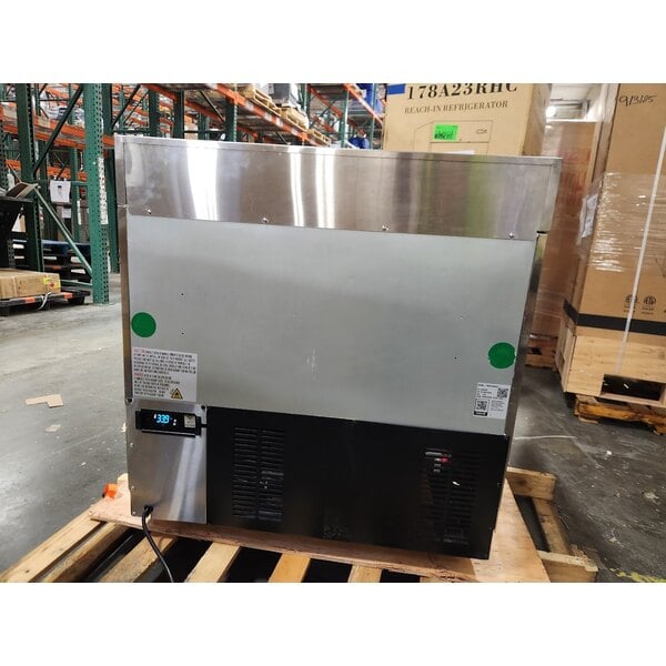 Scratch and Dent Avantco ZWT-36R-WMS 36" VersaHub WiFi-Enabled Front Breathing Worktop Refrigerator with 3 1/2" Backsplash