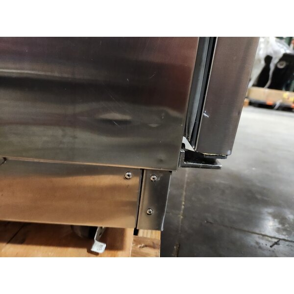 Scratch and Dent Avantco ZWT-36R-WMS 36" VersaHub WiFi-Enabled Front Breathing Worktop Refrigerator with 3 1/2" Backsplash