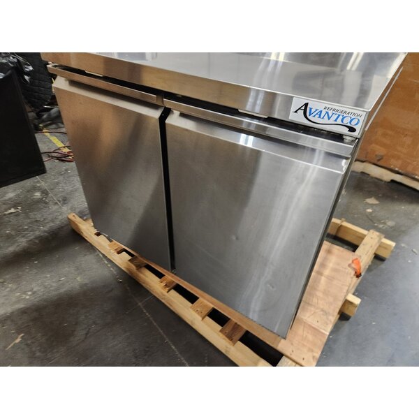 Scratch and Dent Avantco ZWT-36R-WMS 36" VersaHub WiFi-Enabled Front Breathing Worktop Refrigerator with 3 1/2" Backsplash