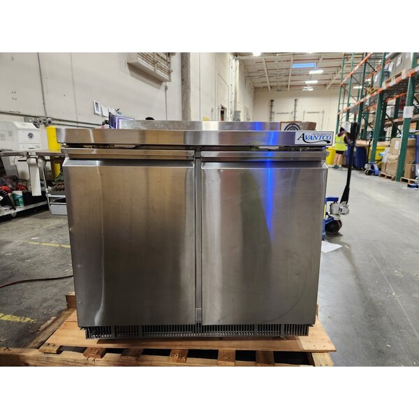 Scratch and Dent Avantco ZWT-36R-WMS 36" VersaHub WiFi-Enabled Front Breathing Worktop Refrigerator with 3 1/2" Backsplash