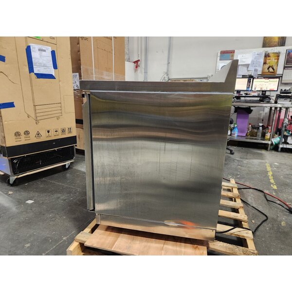 Scratch and Dent Avantco ZWT-36R-WMS 36" VersaHub WiFi-Enabled Front Breathing Worktop Refrigerator with 3 1/2" Backsplash