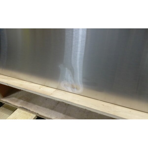 Scratch and Dent Avantco UDD-4-HC-S Stainless Steel Kegerator / Beer Dispenser with (2) 2 Tap Towers - (3) 1/2 Keg Capacity