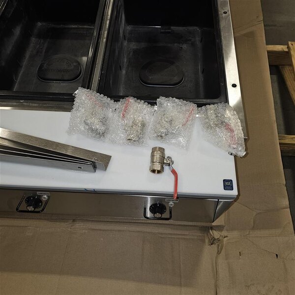 Scratch and Dent Vollrath 38119 ServeWell® Electric Five Pan Hot Food Table 208/240V - Sealed Well