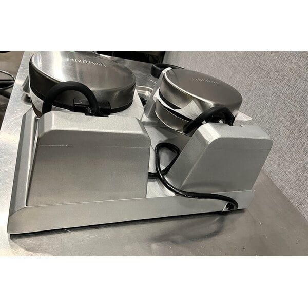 Scratch and Dent Waring WW250X2 Non-Stick Double Belgian Waffle Maker - 120V, 2400W