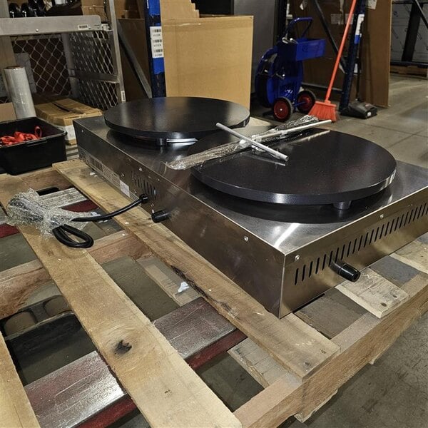Scratch and Dent Carnival King TCM16DBL 16" Dual Non-Stick Crepe Maker - 208/240V