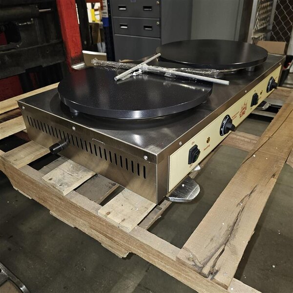 Scratch and Dent Carnival King TCM16DBL 16" Dual Non-Stick Crepe Maker - 208/240V
