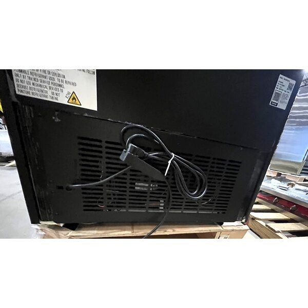 Scratch and Dent Avantco GD-ICE-24F 31" Black Customizable Indoor Glass Door Ice Merchandiser
