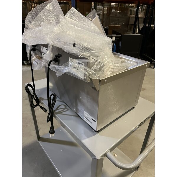 Scratch and Dent Vollrath CF4-3600DUAL-C 30 lb. Medium-Duty Double Well Electric Countertop Fryer with Drain - 208/240V; 5,400-7,200W (Canadian Use Only)