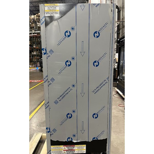 Scratch and Dent Beverage-Air MMF12HC-1-B MarketMax 24" Black Glass Door Merchandiser Freezer - 11.9 Cu. Ft.