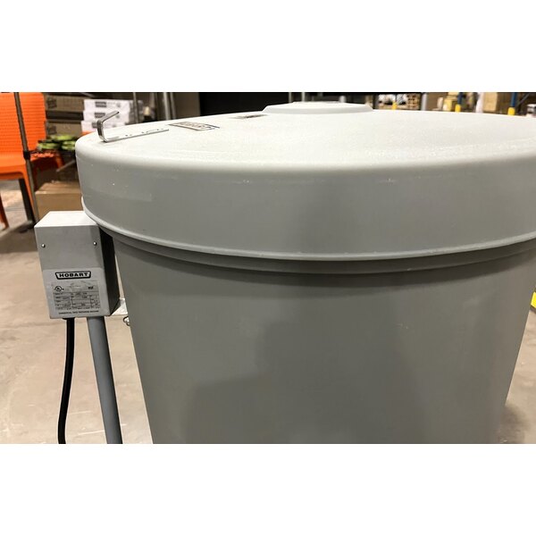 Scratch and Dent Hobart SDPE-11 20 Gallon Electric Polyethylene Salad Dryer - 1/4 HP