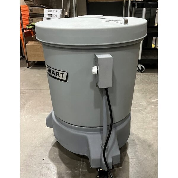 Scratch and Dent Hobart SDPE-11 20 Gallon Electric Polyethylene Salad Dryer - 1/4 HP