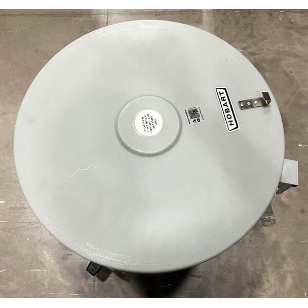 Scratch and Dent Hobart SDPE-11 20 Gallon Electric Polyethylene Salad Dryer - 1/4 HP