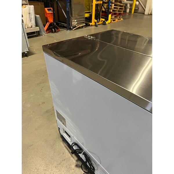 Scratch and Dent Avantco MC58-HC 58" School Milk Cooler