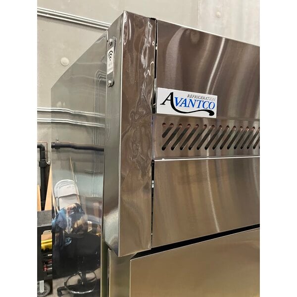 Scratch and Dent Avantco Z1-R-HC 29" Solid Door Stainless Steel Reach-In Refrigerator