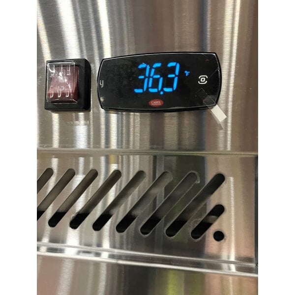 Scratch and Dent Avantco Z1-R-HC 29" Solid Door Stainless Steel Reach-In Refrigerator