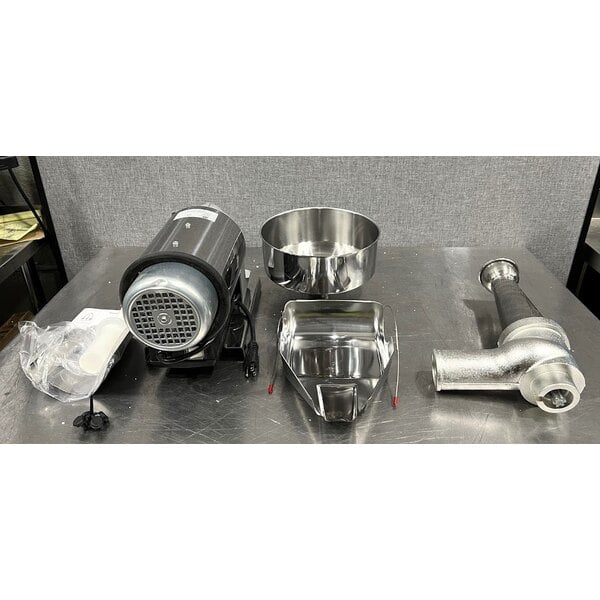 Scratch and Dent Tre Spade BIG-80 Electric Tomato Mill F07600/CSA - 3/4 hp, 430W