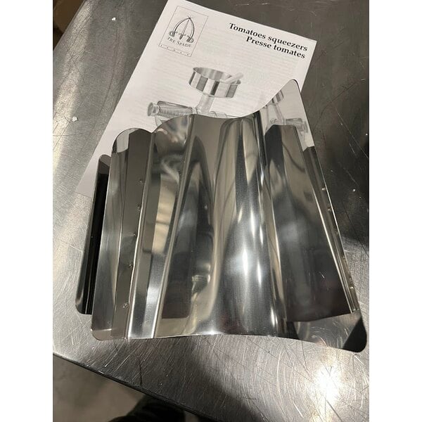 Scratch and Dent Tre Spade BIG-80 Electric Tomato Mill F07600/CSA - 3/4 hp, 430W